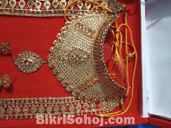 জুয়েলারি সেট বিক্রি করে দিবো,,,টাকার দরকার তাই